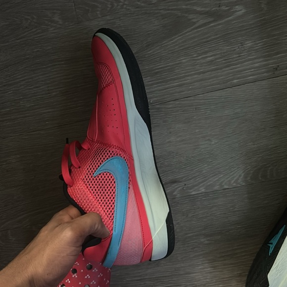 Size 13 ja morants used slightly still fresh enough to rock on the court - Picture 4 of 8